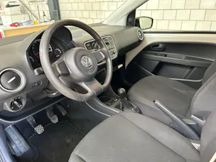 VW Up 1.0 BMT white up
