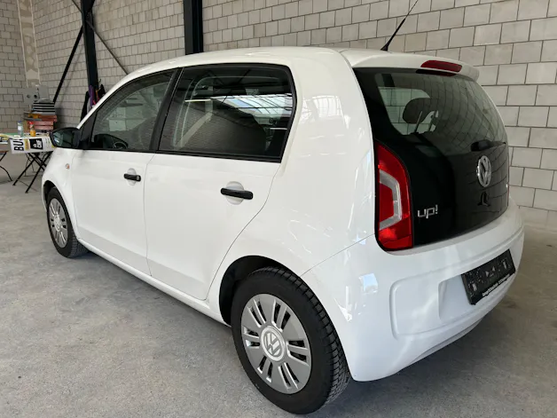 VW Up 1.0 BMT white up