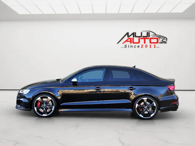 AUDI RS3 Sedan 2.5 TSI quattro S-tronic
