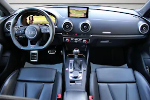 AUDI RS3 Sedan 2.5 TSI quattro S-tronic