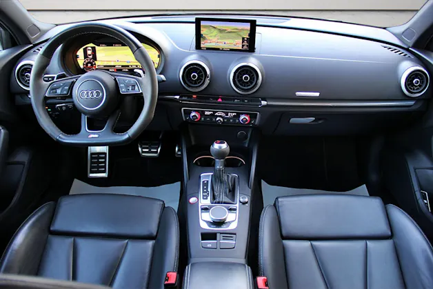 AUDI RS3 Sedan 2.5 TSI quattro S-tronic