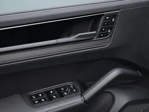 PORSCHE Cayenne S E-Hybrid Black Edition