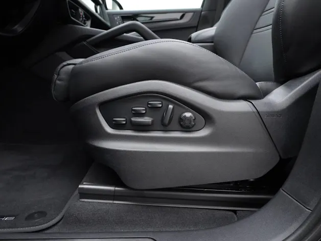 PORSCHE Cayenne S E-Hybrid Black Edition