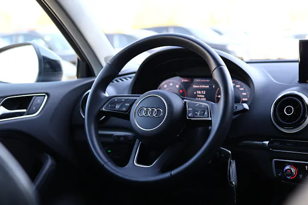 AUDI A3 Sportback 2.0 T FSI Design Quattro S-Tronic * LEDERSITZE * ELEKTRISCHE SITZE * LENKRADHEIZUNG *