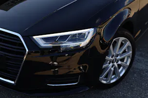 AUDI A3 Sportback 2.0 T FSI Design Quattro S-Tronic * LEDERSITZE * ELEKTRISCHE SITZE * LENKRADHEIZUNG *
