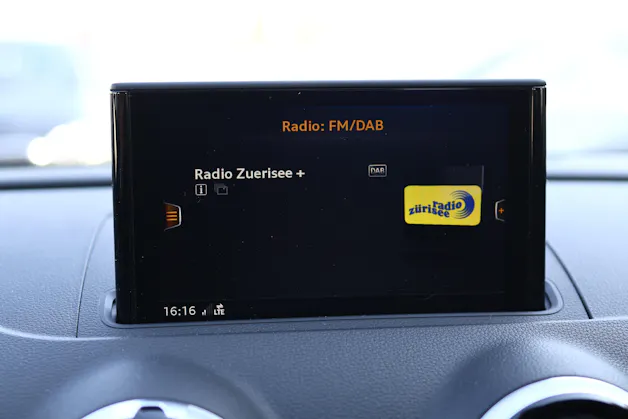 AUDI A3 Sportback 2.0 T FSI Design Quattro S-Tronic * LEDERSITZE * ELEKTRISCHE SITZE * LENKRADHEIZUNG *
