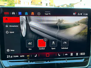 VW Tayron 1.5 TSI eHybrid 150 kW Life *** ANHÄNGERKUPPLUNG & 360° KAMERA ***