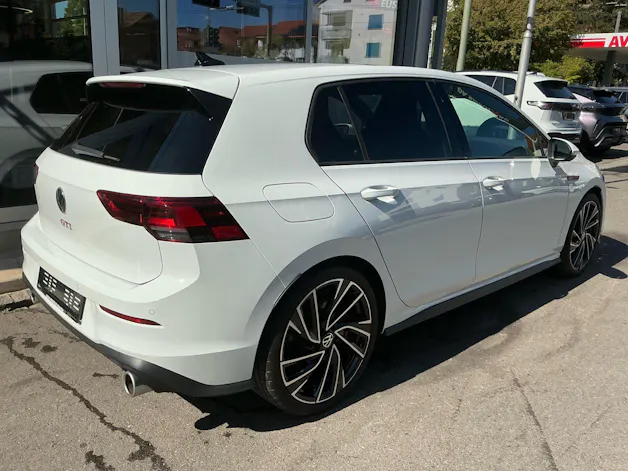 VW Golf VIII GTI 245 PS *** SCHALTGETRIEBE MIT PANORAMADACH ***