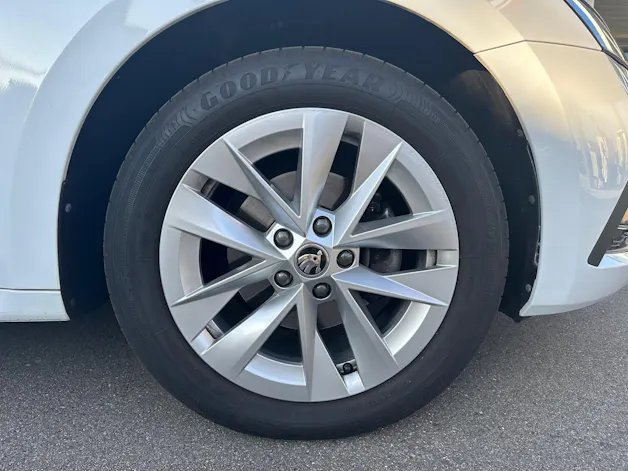 SKODA Octavia Combi 2.0 TDI DSG Style