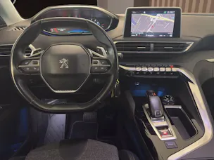 PEUGEOT 5008 1.6 THP Allure EAT