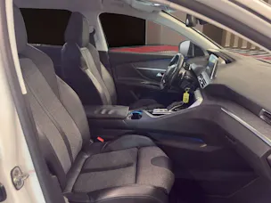 PEUGEOT 5008 1.6 THP Allure EAT