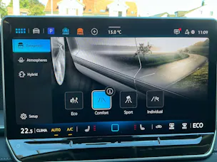 VW Tayron 1.5 TSI eHybrid 150 kW Life *** ANHÄNGERKUPPLUNG & 360° KAMERA ***