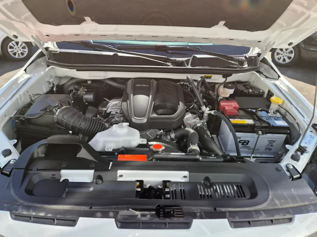 ISUZU 2.2Di AT Crew Prestige
