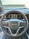 ISUZU 2.2Di AT Crew Prestige