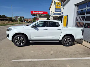 ISUZU 2.2Di AT Crew Prestige