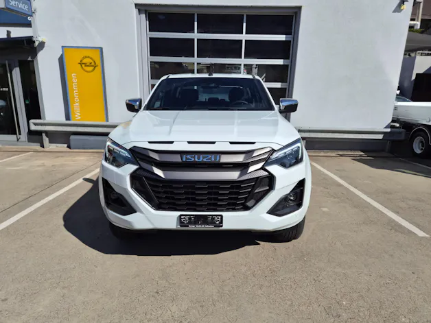 ISUZU 2.2Di AT Crew Prestige
