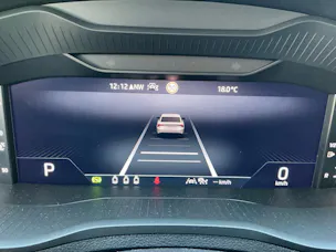 SKODA Karoq Tour 4x4 ***360° KAMERA UND PANORAMADACH ***