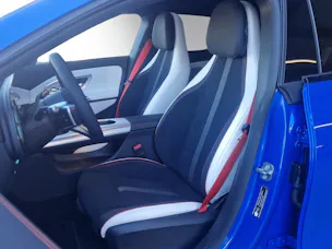 MERCEDES-BENZ CLA Shooting Brake 220 4Matic 8G-DCT