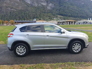 PEUGEOT 4008 1.6 HDi 115 Allure S/S