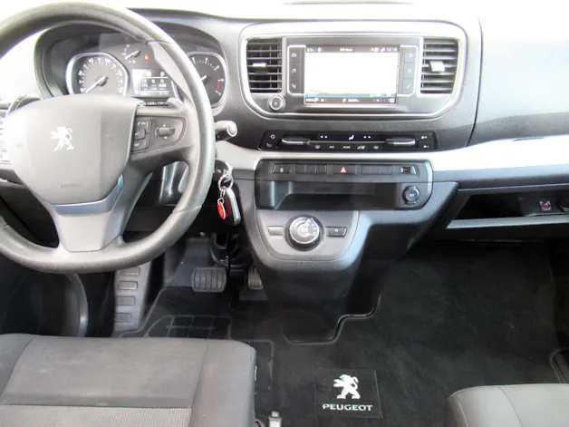 PEUGEOT Traveller 2.0 BlueHDi Business Standard EAT8