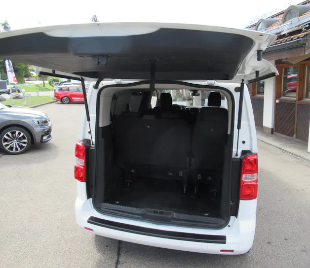 PEUGEOT Traveller 2.0 BlueHDi Business Standard EAT8