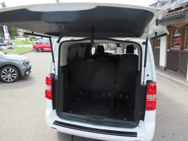 PEUGEOT Traveller 2.0 BlueHDi Business Standard EAT8