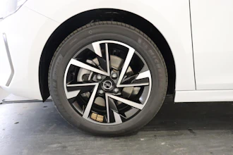 https://vehicle.imgix.net/4472776/e8b1454e-d51f-421f-934b-b9b78aa8ff8c.JPG
