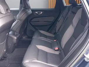 VOLVO XC60 2.0 B5 MH R-Design AWD