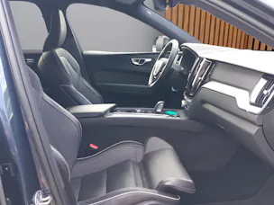 VOLVO XC60 2.0 B5 MH R-Design AWD