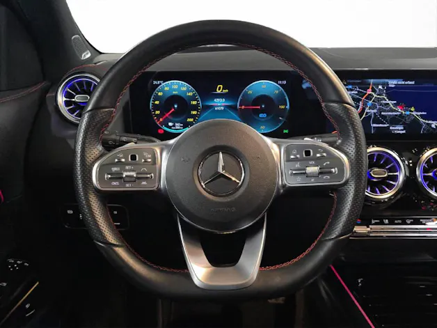 MERCEDES-BENZ EQA 350 AMG Line 4Matic