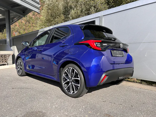 Toyota Yaris 1.5 VVT-i HSD Trend