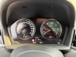 https://vehicle.imgix.net/4473027/def6b392-b803-4e33-9784-7dc45b43078a.jpg
