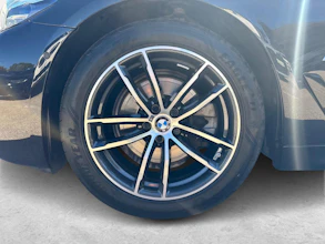 https://vehicle.imgix.net/4473059/1fedca8a-06f6-4d61-975a-fdcf35845f7b.jpg