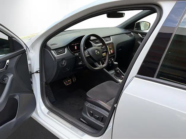 SKODA Octavia Combi 2.0 TDI 184 Ambition 4x4 DSG