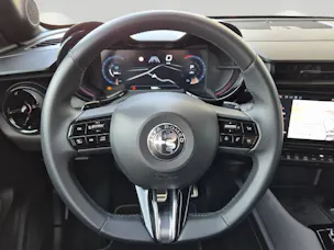 ALFA ROMEO Junior 1.2 Ibrida AWD Tech