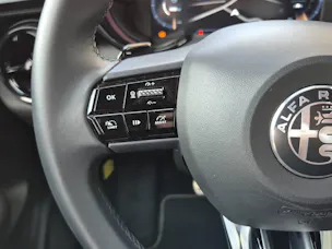 ALFA ROMEO Junior 1.2 Ibrida AWD Tech