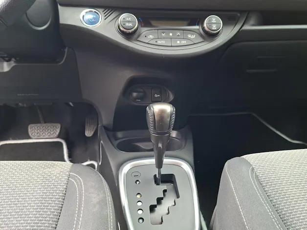 Toyota Yaris 1.5 VVT-i HSD Trend