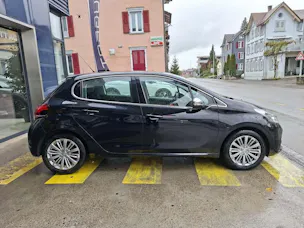 PEUGEOT 208 1.2 PureTech Allure S/S