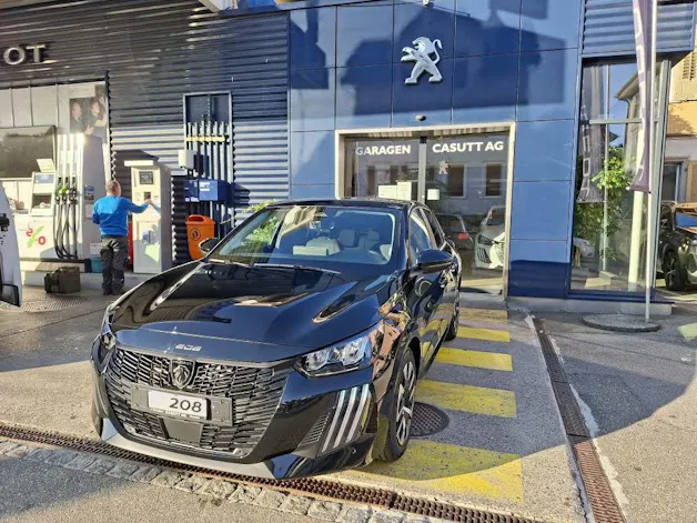 PEUGEOT 208 1.2 Hybrid Business