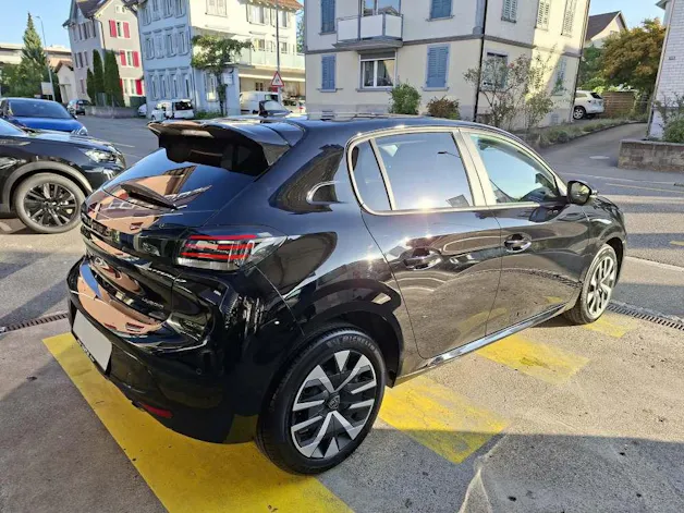 PEUGEOT 208 1.2 Hybrid Business