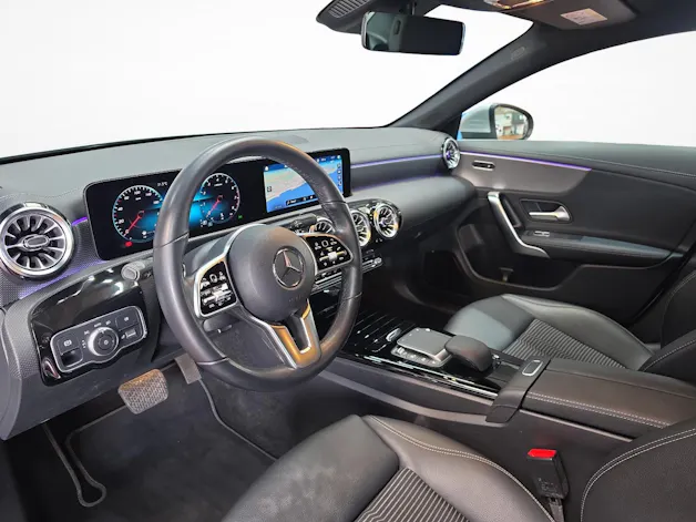 MERCEDES-BENZ CLA 200 Coupé Progressive Line