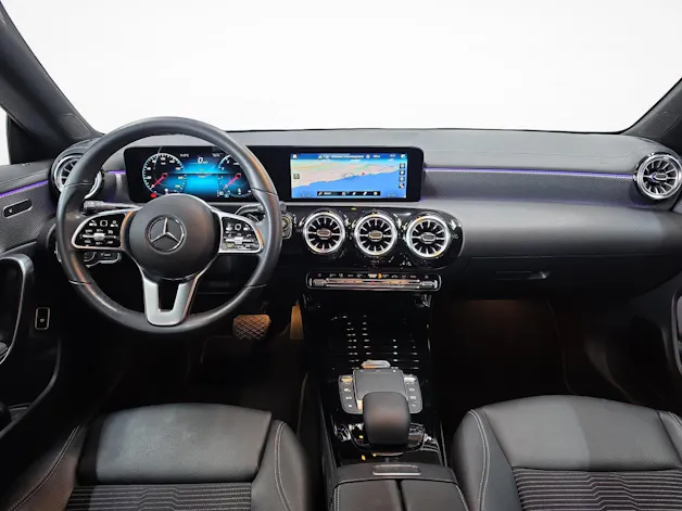 MERCEDES-BENZ CLA 200 Coupé Progressive Line