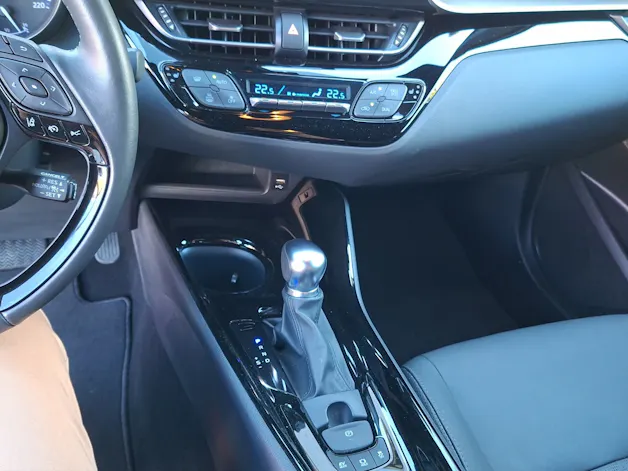 Toyota C-HR 2.0 VVTi HSD Premium