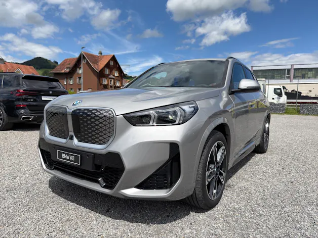 BMW iX1 xDrive30 M Sport