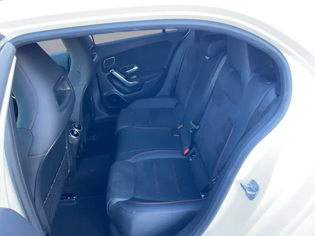 MERCEDES-BENZ A 220 AMG Line 4Matic
