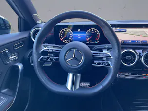 MERCEDES-BENZ A 220 AMG Line 4Matic