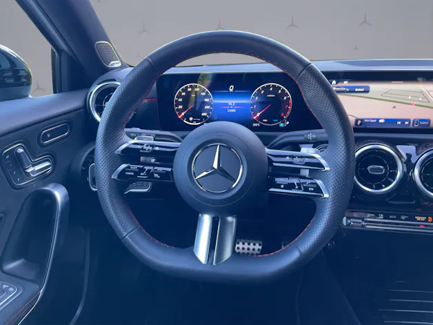 MERCEDES-BENZ A 220 AMG Line 4Matic