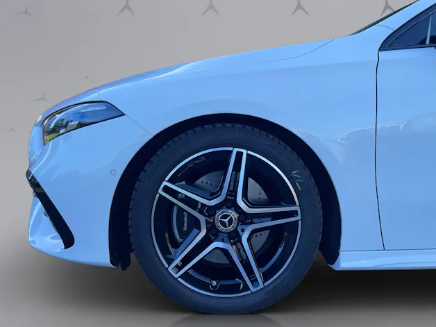 MERCEDES-BENZ A 220 AMG Line 4Matic