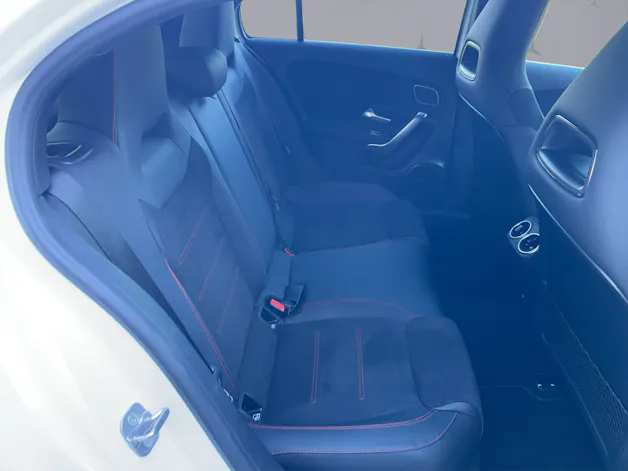 MERCEDES-BENZ A 220 AMG Line 4Matic