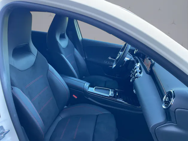 MERCEDES-BENZ A 220 AMG Line 4Matic